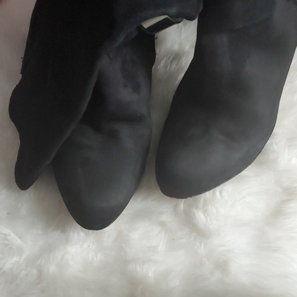 Boots - Picture 4 of 5